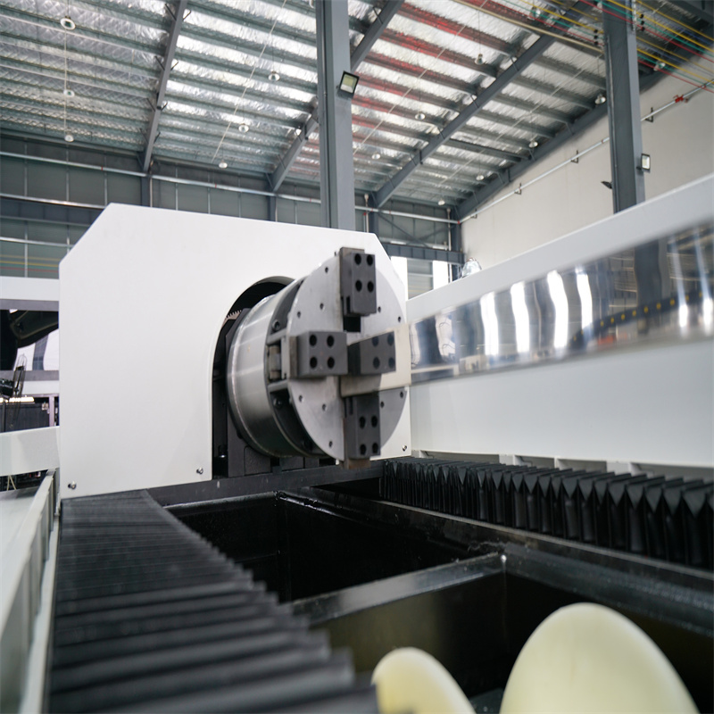 เครื่องตัดเลเซอร์ไฟเบอร์แผ่นโลหะความกว้างปานกลาง Cnc ความแม่นยำสูง